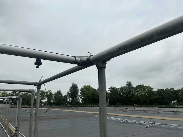Gegalvaniseerde schaduwhal met beregening - afbeelding 6 van  6
