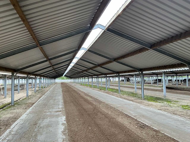 Gegalvaniseerde staalconstructie 8.6 x 22.5 meter (193m2) - afbeelding 4 van  11