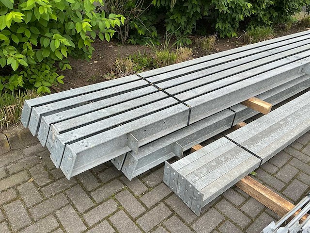 Gegalvaniseerde staalconstructie 8.6 x 22.5 meter (193m2) - afbeelding 10 van  11
