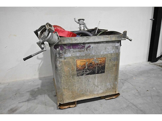 Gegalvaniseerde stapelbak inclusief diverse slangen - afbeelding 1 van  7