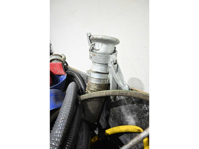 Gegalvaniseerde stapelbak inclusief diverse slangen - afbeelding 4 van  7