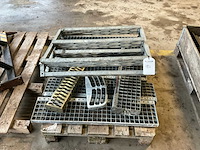 Gegalvaniseerde traptreden - afbeelding 1 van  2