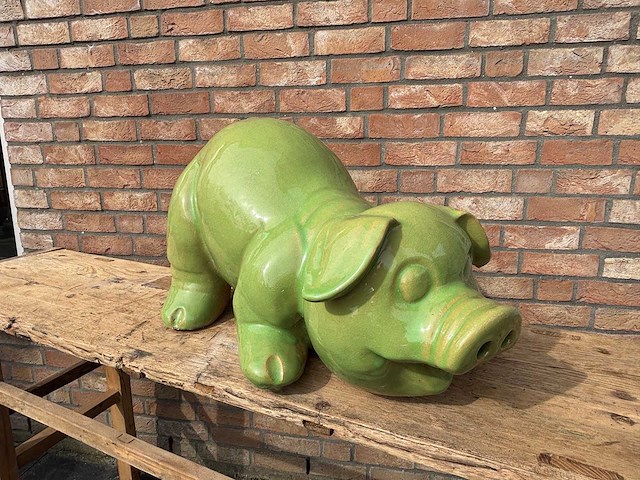 Geglazuurde sculptuur varken - afbeelding 1 van  3
