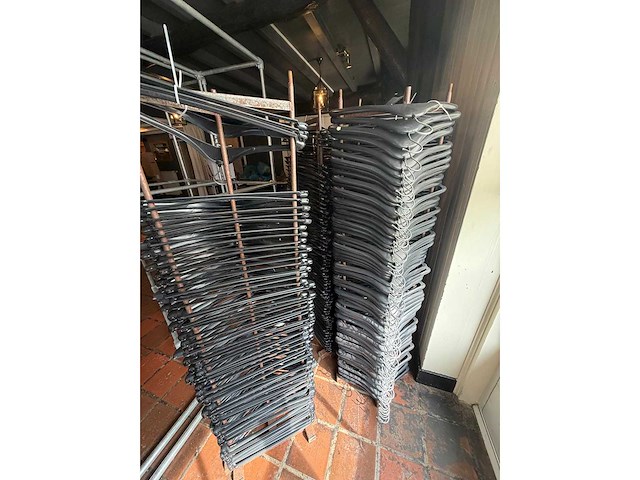 Geglvaniseerde garderobe inclusief kledinghangers (3x) - afbeelding 4 van  7