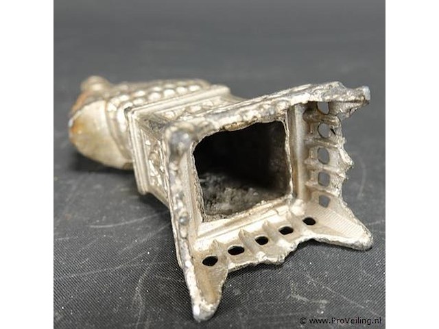 Gegoten religieus beeld - afbeelding 3 van  3