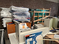 Gehele inventaris indoor sportcentrum o.a. padelbanen, tafelvoetbaltafels, diverse horeca - afbeelding 3 van  12