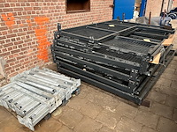 Gehele inventaris indoor sportcentrum o.a. padelbanen, tafelvoetbaltafels, diverse horeca - afbeelding 8 van  12