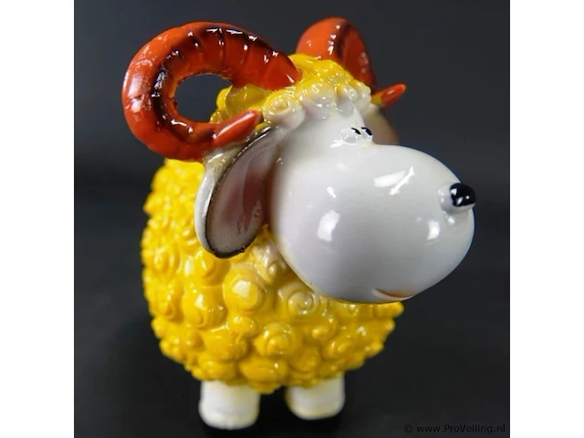 Geinig schaap - afbeelding 4 van  5