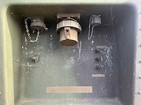 Geïsoleerd legercontainer met diesel standkachel - afbeelding 4 van  24