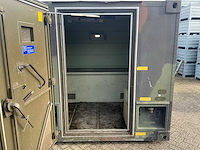 Geïsoleerd legercontainer met diesel standkachel - afbeelding 1 van  5