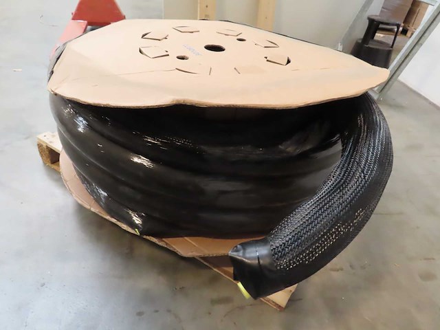 Geïsoleerde buis op rol - afbeelding 1 van  3