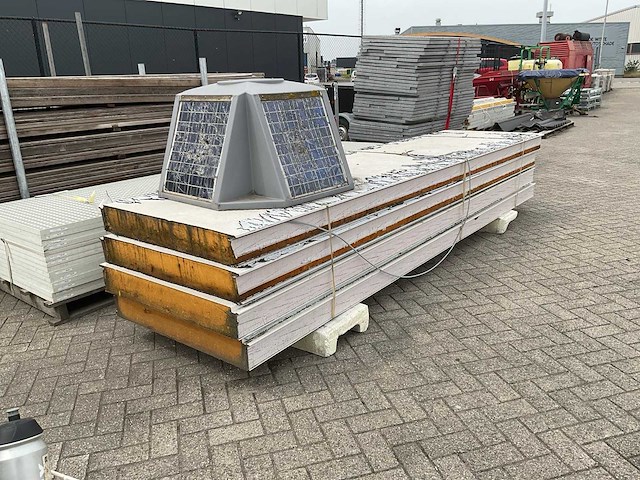 Geïsoleerde damwand (4x) - afbeelding 1 van  5