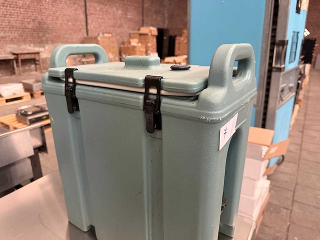 Geïsoleerde drankencontainer met tapkraan - afbeelding 5 van  5
