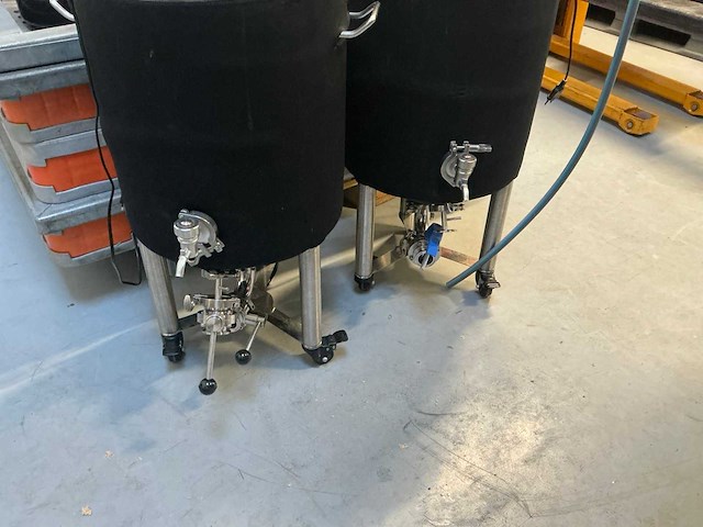 Geisoleerde fermentatie tank 55 liter (2x) - afbeelding 7 van  7