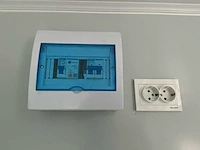 Geïsoleerde kantoorunit / portiersloge – 3,9 × 2,2 m – elektra – panoramabeglazing nieuw - afbeelding 7 van  17
