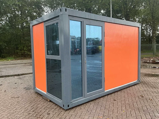 Geïsoleerde kantoorunit / portiersloge – 3,9 × 2,2 m – elektra – panoramabeglazing nieuw - afbeelding 4 van  17