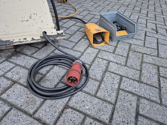 Geka - hydracrop 70/s - pons- en knipmachine - afbeelding 14 van  24