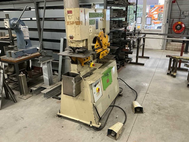 Geka hydracrop 50 s ponsmachine - afbeelding 23 van  28