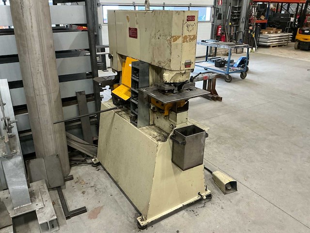 Geka hydracrop 50 s ponsmachine - afbeelding 24 van  28