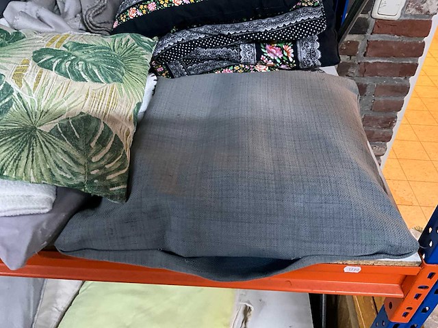 Gekleurde kussens (17x) - afbeelding 5 van  7