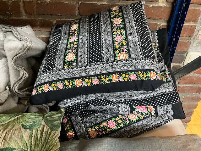 Gekleurde kussens (17x) - afbeelding 6 van  7