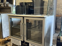 Gekoelde verkoopvitrine, toonbank met gebogen glazen opbouw en 2 glazen draaideuren, ggm gastro - afbeelding 1 van  8