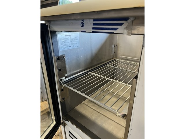 Gekoelde verkoopvitrine, toonbank met gebogen glazen opbouw en 2 glazen draaideuren, ggm gastro - afbeelding 8 van  8