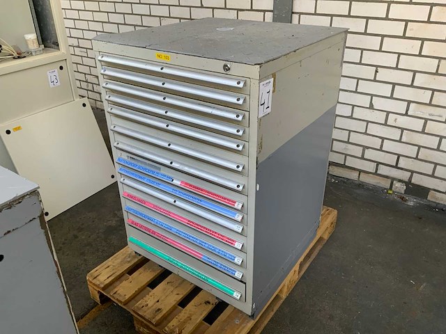 Gelagerde gereedschapsladekast - afbeelding 1 van  2