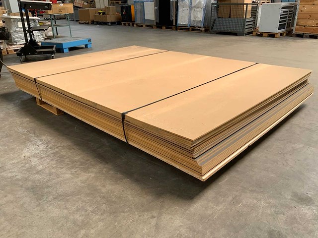 Gelamineerd mdf 2800x2070x10mm (19x) - afbeelding 4 van  6