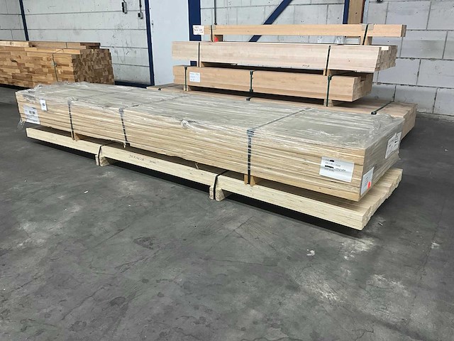 Gelamineerde fineerhouten balk (149x) - afbeelding 1 van  5