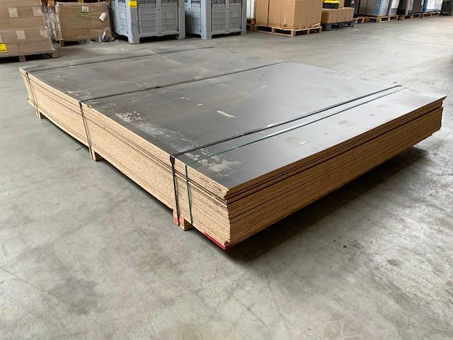 Gelamineerde spaanplaat 2850x2100x10mm (31x) - afbeelding 4 van  6