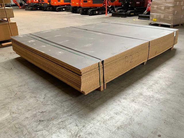 Gelamineerde spaanplaat 2850x2100x10mm (31x) - afbeelding 1 van  6