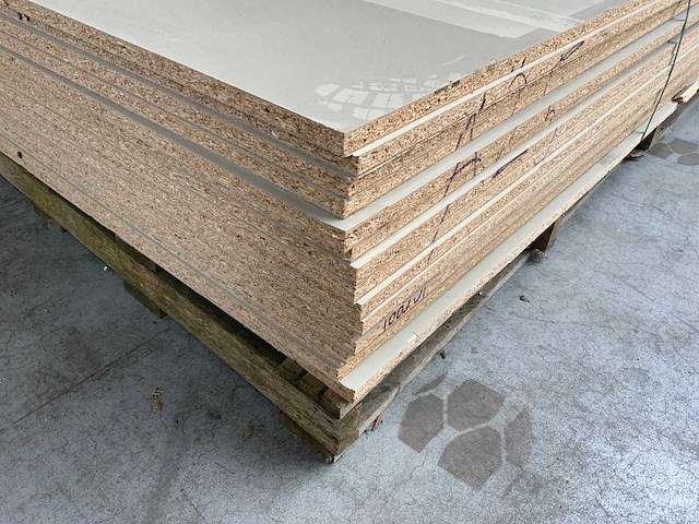 Gelamineerde spaanplaat 3050x1250x18mm (16x) - afbeelding 5 van  6