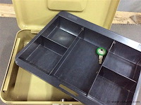 Geldkistje + sleutel - afbeelding 2 van  2