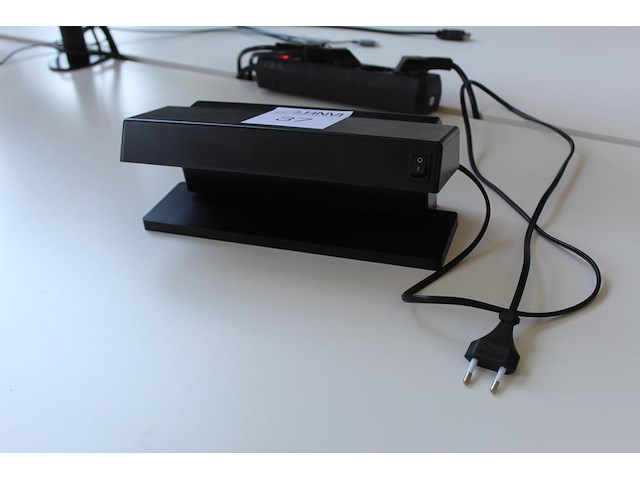 Geldtester. - afbeelding 1 van  1