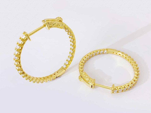 Gele exclusieve creolen volledig gezet briljanten - afbeelding 5 van  9