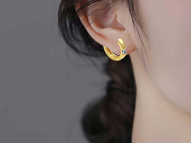 Gele oorbellen met briljant gezet - afbeelding 2 van  8