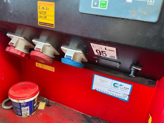 Geluidgedempt dieselaggregaat - afbeelding 11 van  12