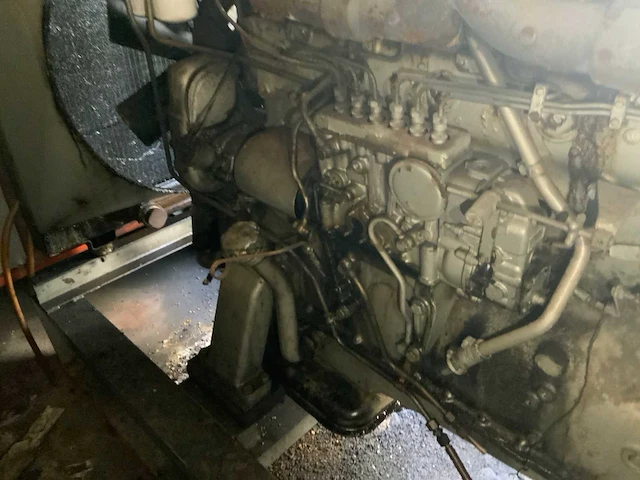 Geluidgedempte 350kva dieselaggregaataanhangwagen - afbeelding 8 van  39