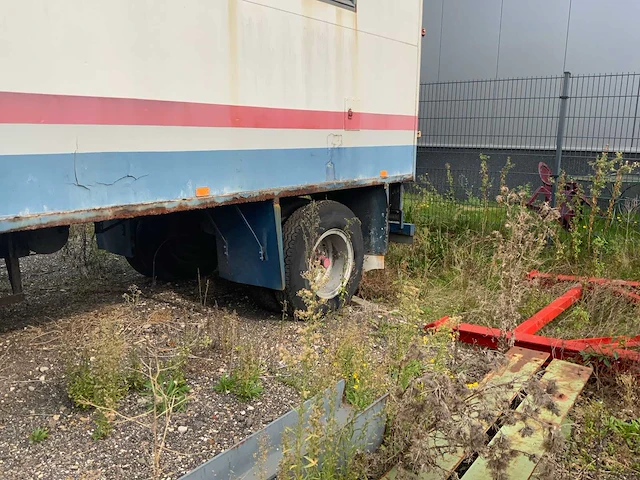 Geluidgedempte 350kva dieselaggregaataanhangwagen - afbeelding 37 van  39