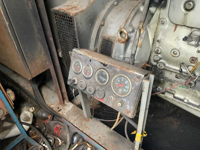 Geluidgedempte 350kva dieselaggregaataanhangwagen - afbeelding 19 van  39
