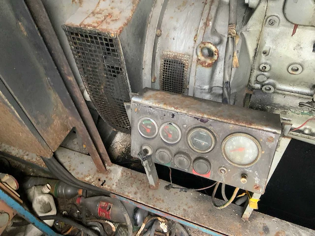 Geluidgedempte 350kva dieselaggregaataanhangwagen - afbeelding 20 van  39