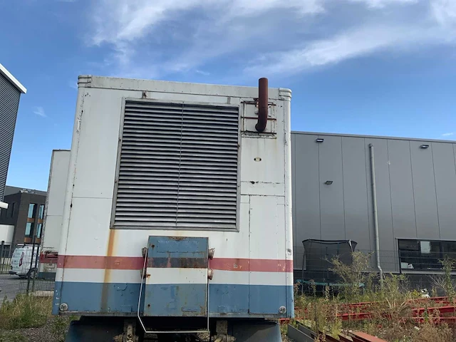 Geluidgedempte 350kva dieselaggregaataanhangwagen - afbeelding 23 van  39