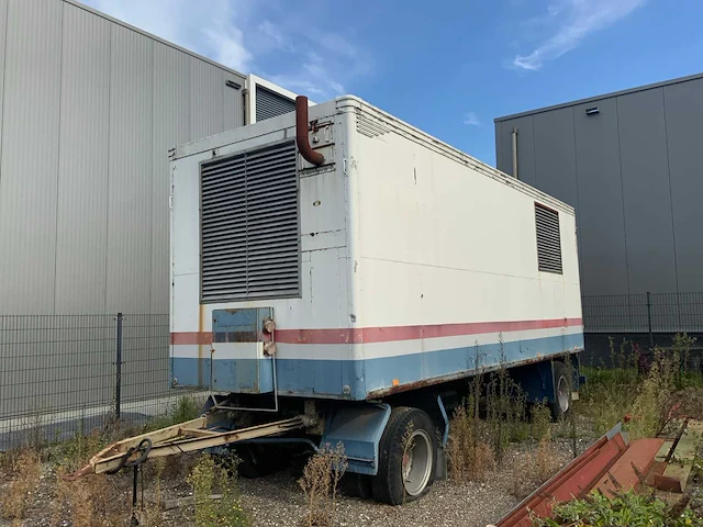 Geluidgedempte 350kva dieselaggregaataanhangwagen - afbeelding 34 van  39