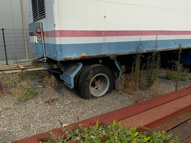 Geluidgedempte 350kva dieselaggregaataanhangwagen - afbeelding 35 van  39