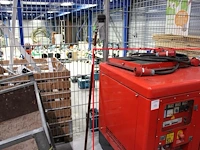 Geluidgedempte dieselgenerator/aggregaat car 145 pks 20kva. draaiuren 261. bouwjaar 2006. afmeting 200 x 95...