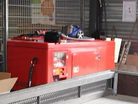 Geluidgedempte dieselgenerator/aggregaat car 145 pks 20kva. draaiuren 261. bouwjaar 2006. afmeting 200 x 95... - afbeelding 2 van  4