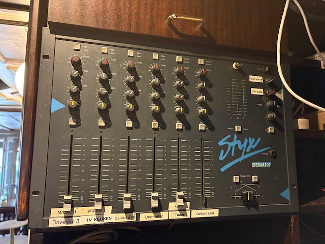 Geluidsinstallatie - afbeelding 15 van  18