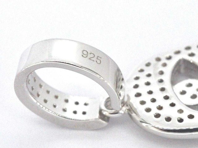 Geluks hanger van hoge kwaliteit geheel vol gezet met briljanten - afbeelding 4 van  4