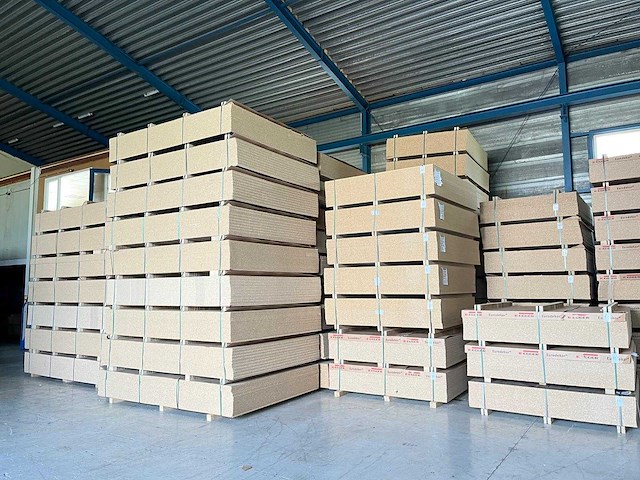 Gemelamineerd - spaanplaat 1940 x 2070 x 16 mm. walnoot (24x) - afbeelding 1 van  2